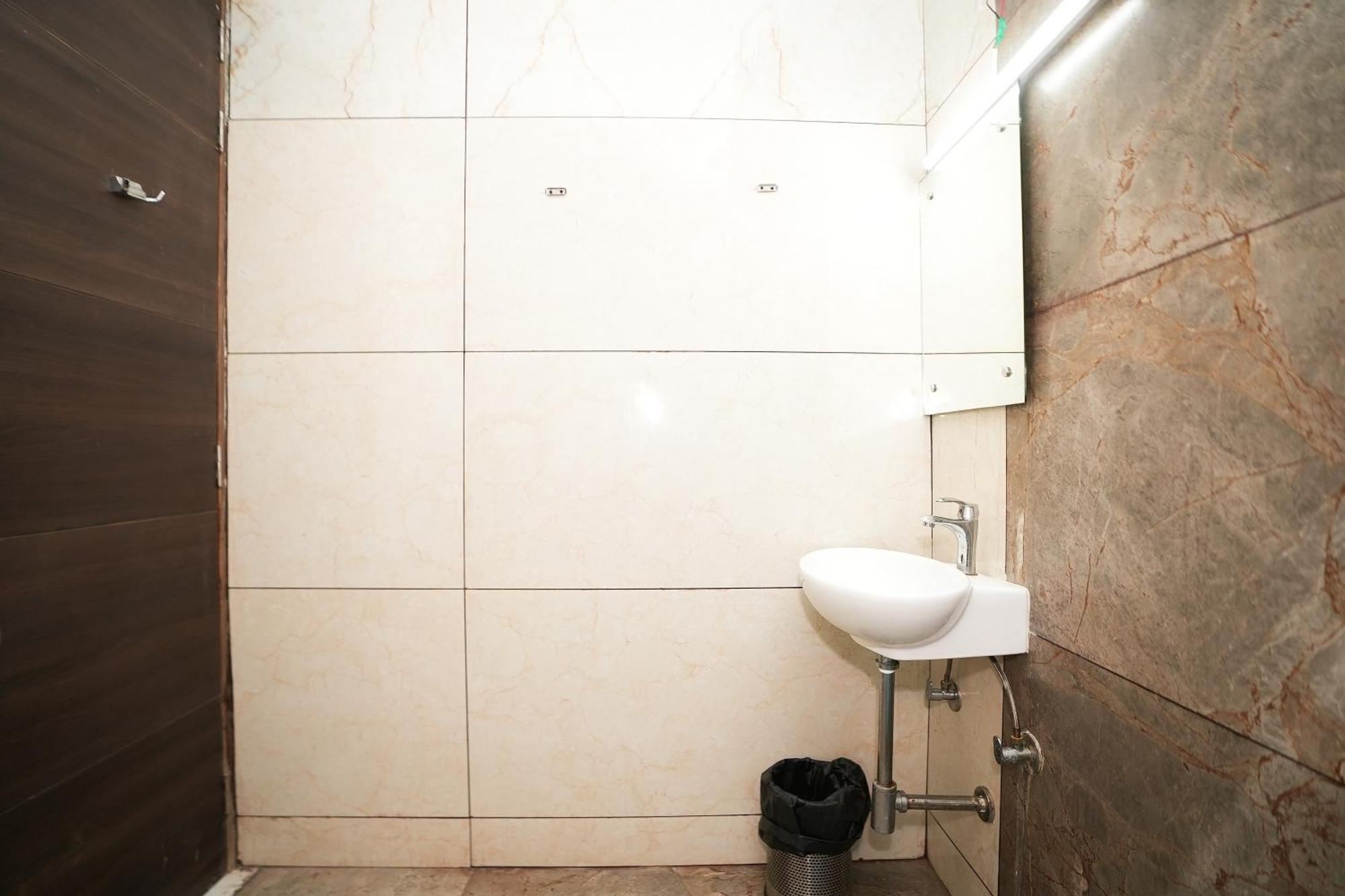 Hotel Tanvi Premium Residency Near Artemis Hospital, Gurugram Gurgaon Exterior foto