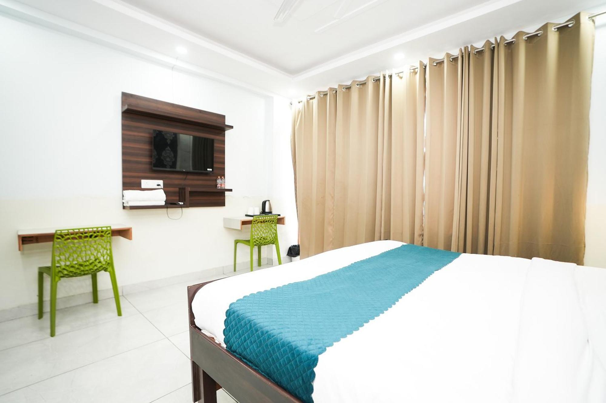 Hotel Tanvi Premium Residency Near Artemis Hospital, Gurugram Gurgaon Exterior foto