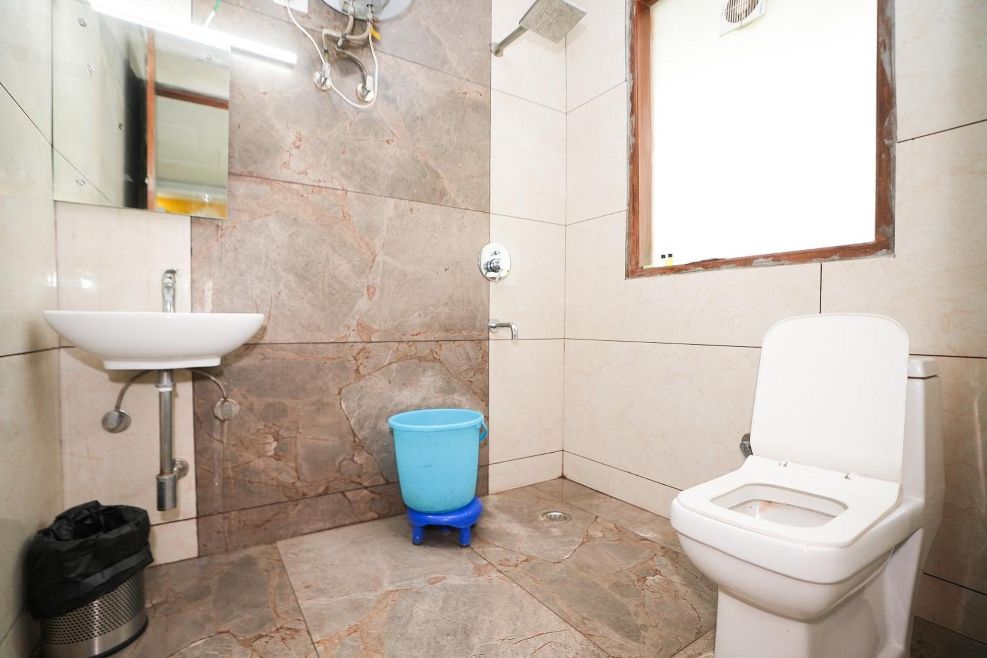 Hotel Tanvi Premium Residency Near Artemis Hospital, Gurugram Gurgaon Exterior foto